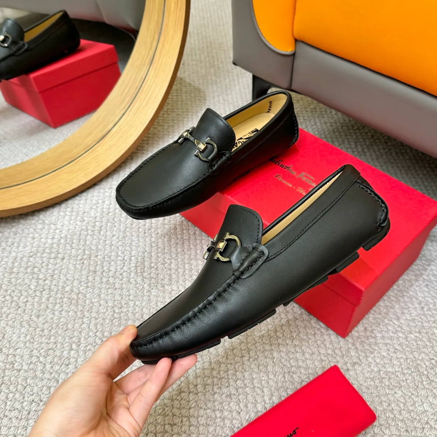 Men's men's shoes 💰420 (Yangli) Ferragamo 〰Ferragamo 2⃣️0⃣️2⃣️5️⃣ New series 👊🏻 Upper 🇮🇹 Italian imported calfskin, original outsole molding. Water-dyed sheepskin lining. The identity of every successful man is set off, and the upper and lower shoes are elegant and stable🚶🏻🚶🏻The high-end custom counter original replica is an eternal classic🔍️Number of codes: 38-46 with counter packaging